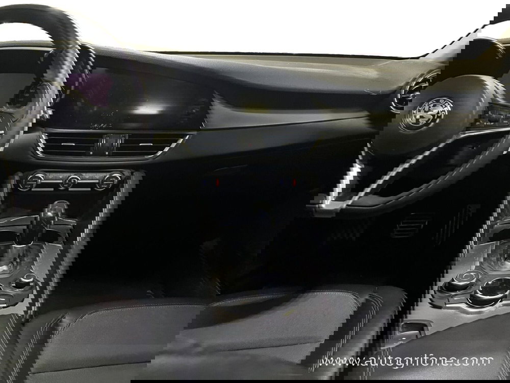 Alfa Romeo Giulia usata a Modena (11)