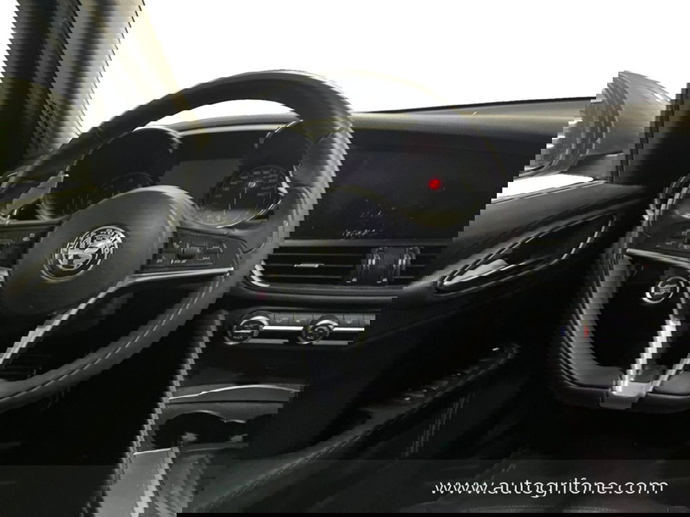 Alfa Romeo Giulia usata a Modena (12)