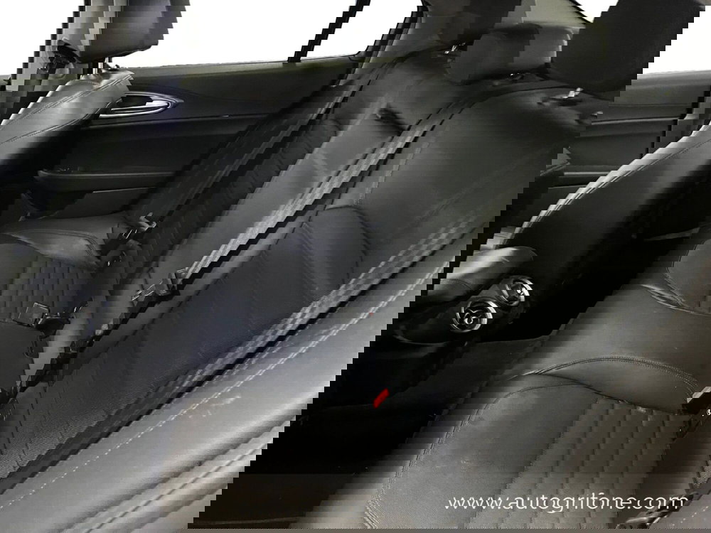Alfa Romeo Giulia usata a Modena (13)