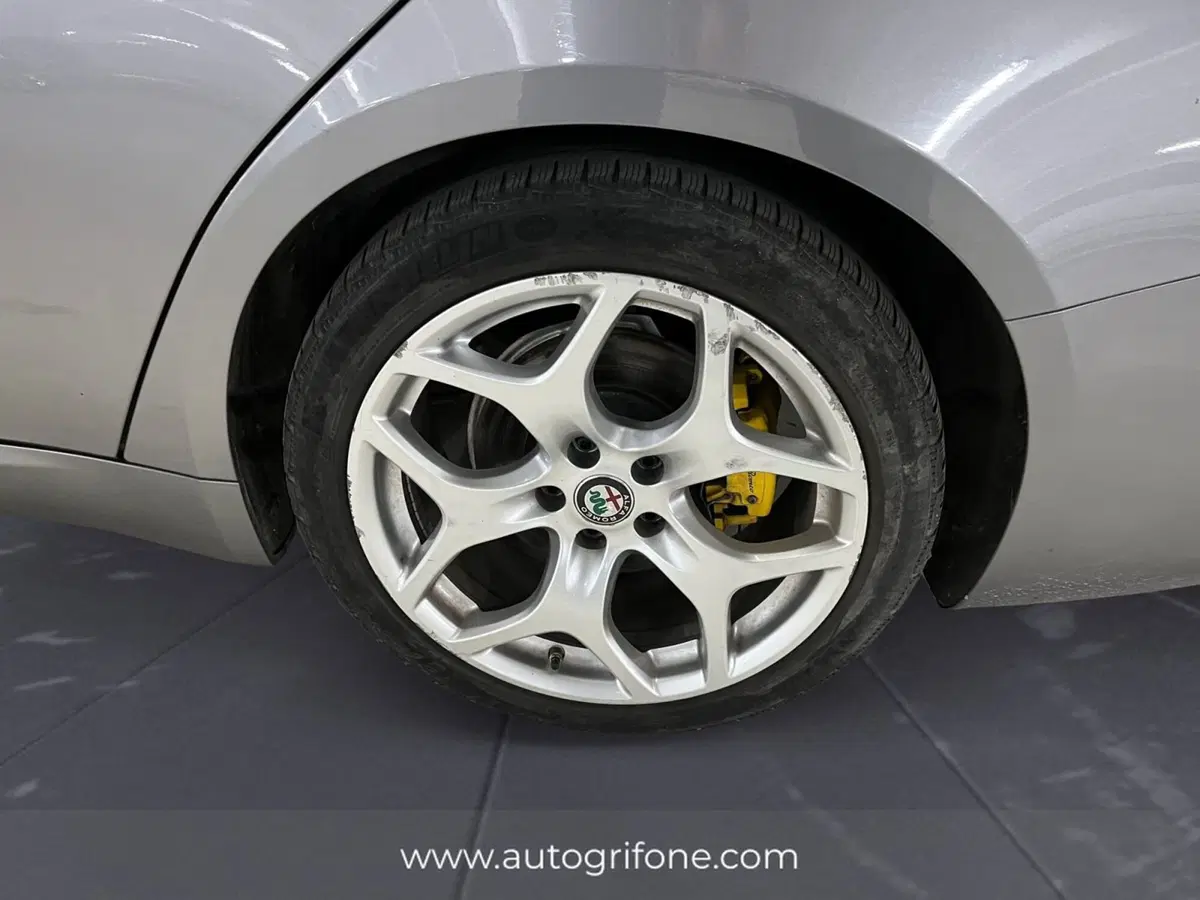 Alfa Romeo Giulia usata a Modena (14)