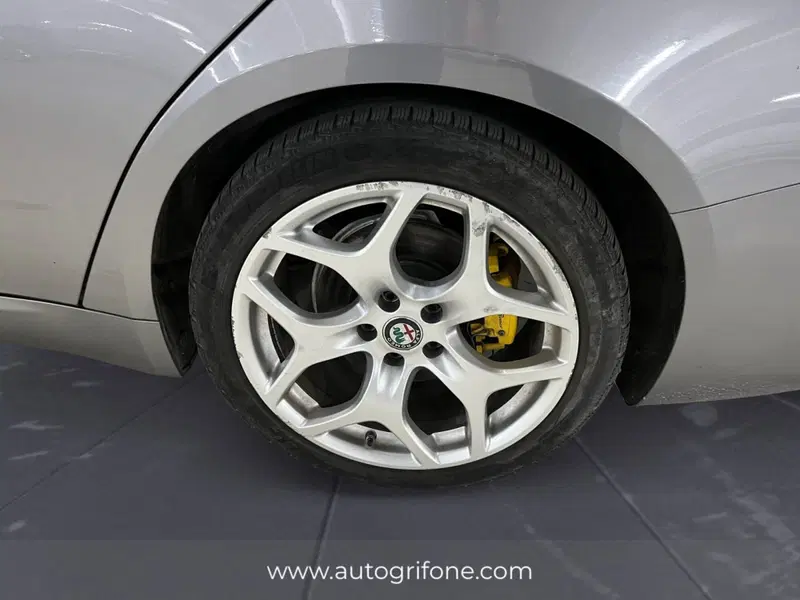 Alfa Romeo Giulia usata a Modena (14)