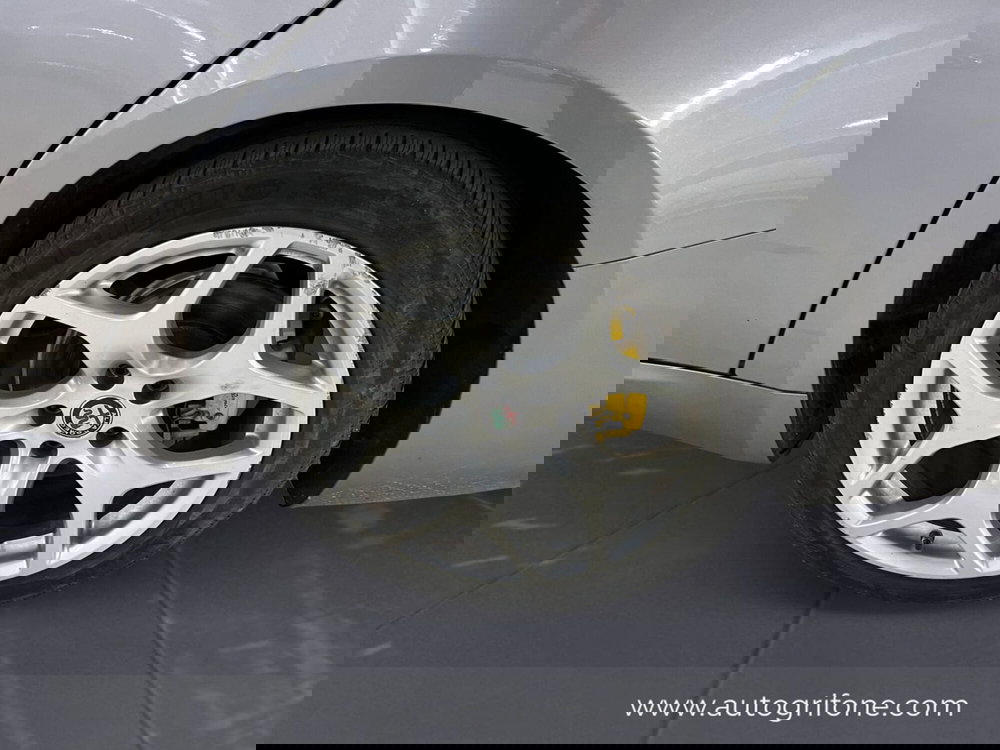 Alfa Romeo Giulia usata a Modena (14)