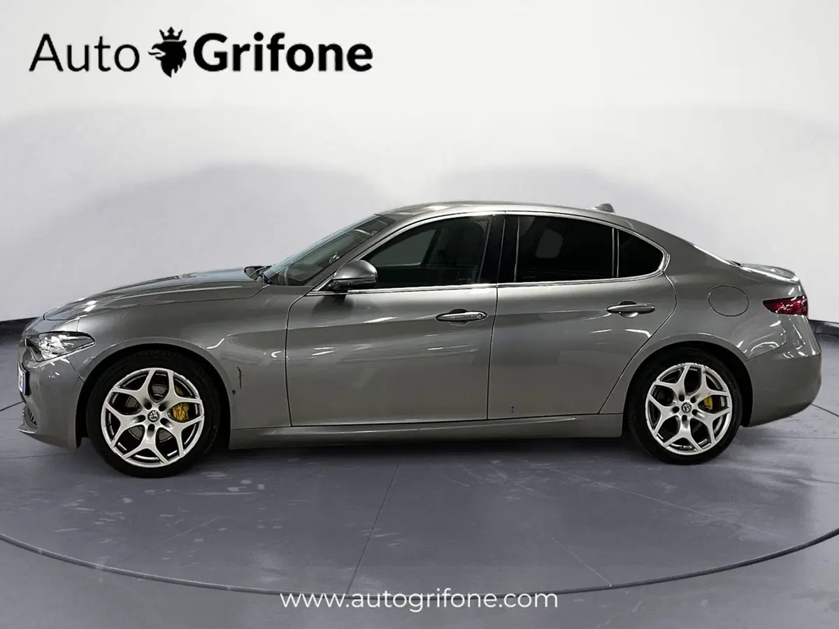 Alfa Romeo Giulia usata a Modena (2)