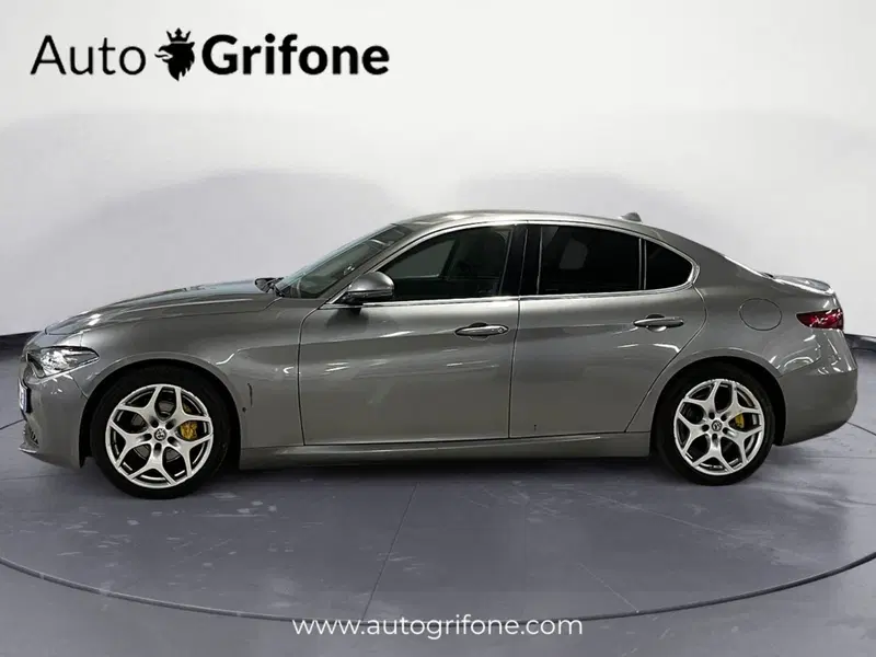 Alfa Romeo Giulia usata a Modena (2)