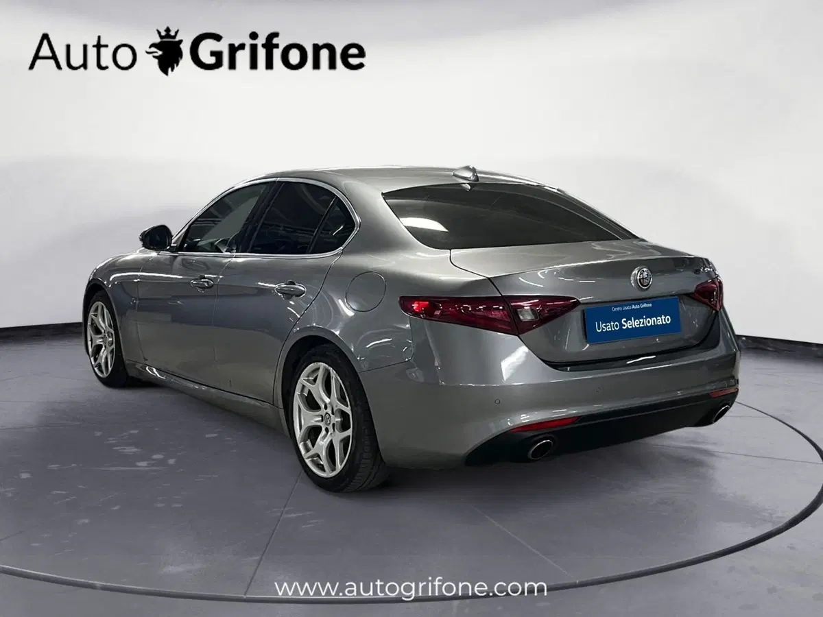 Alfa Romeo Giulia usata a Modena (3)