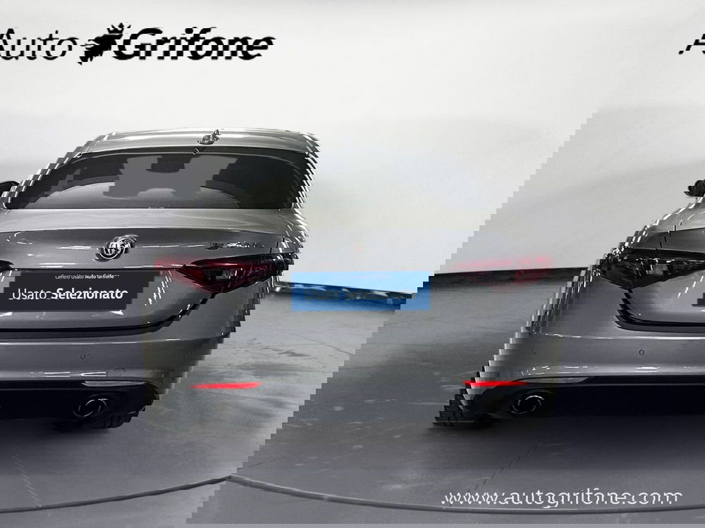 Alfa Romeo Giulia usata a Modena (4)