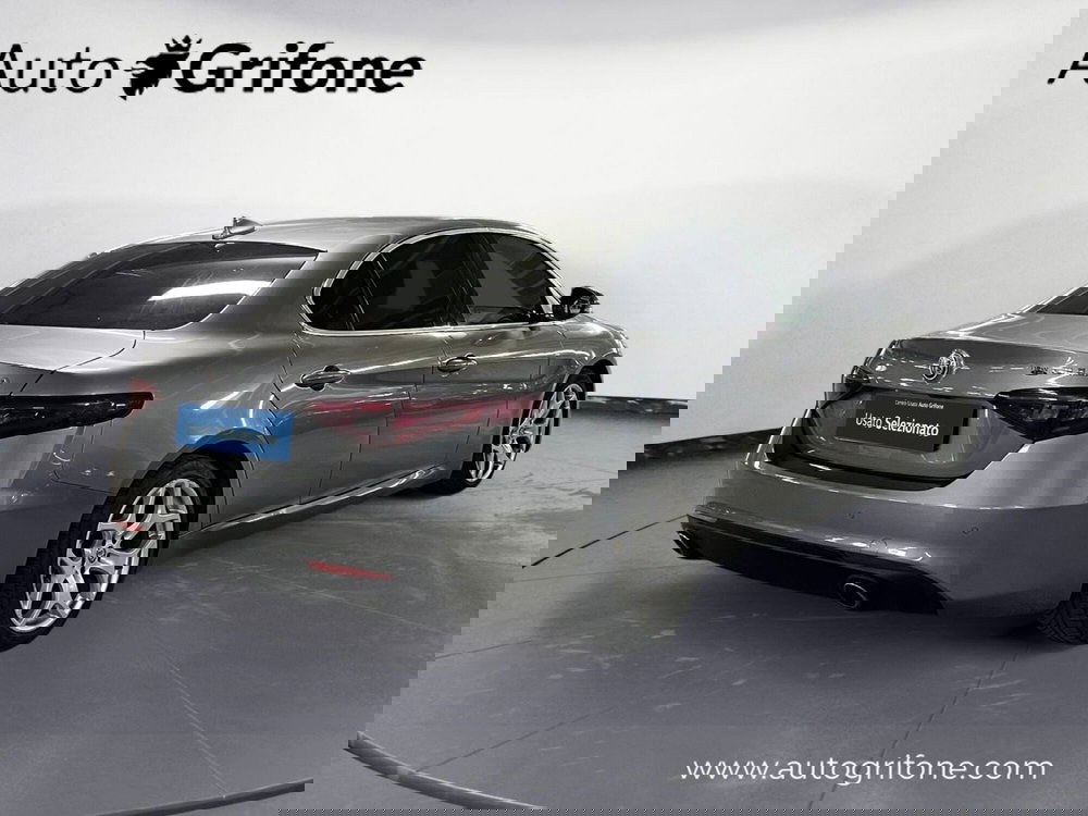 Alfa Romeo Giulia usata a Modena (5)