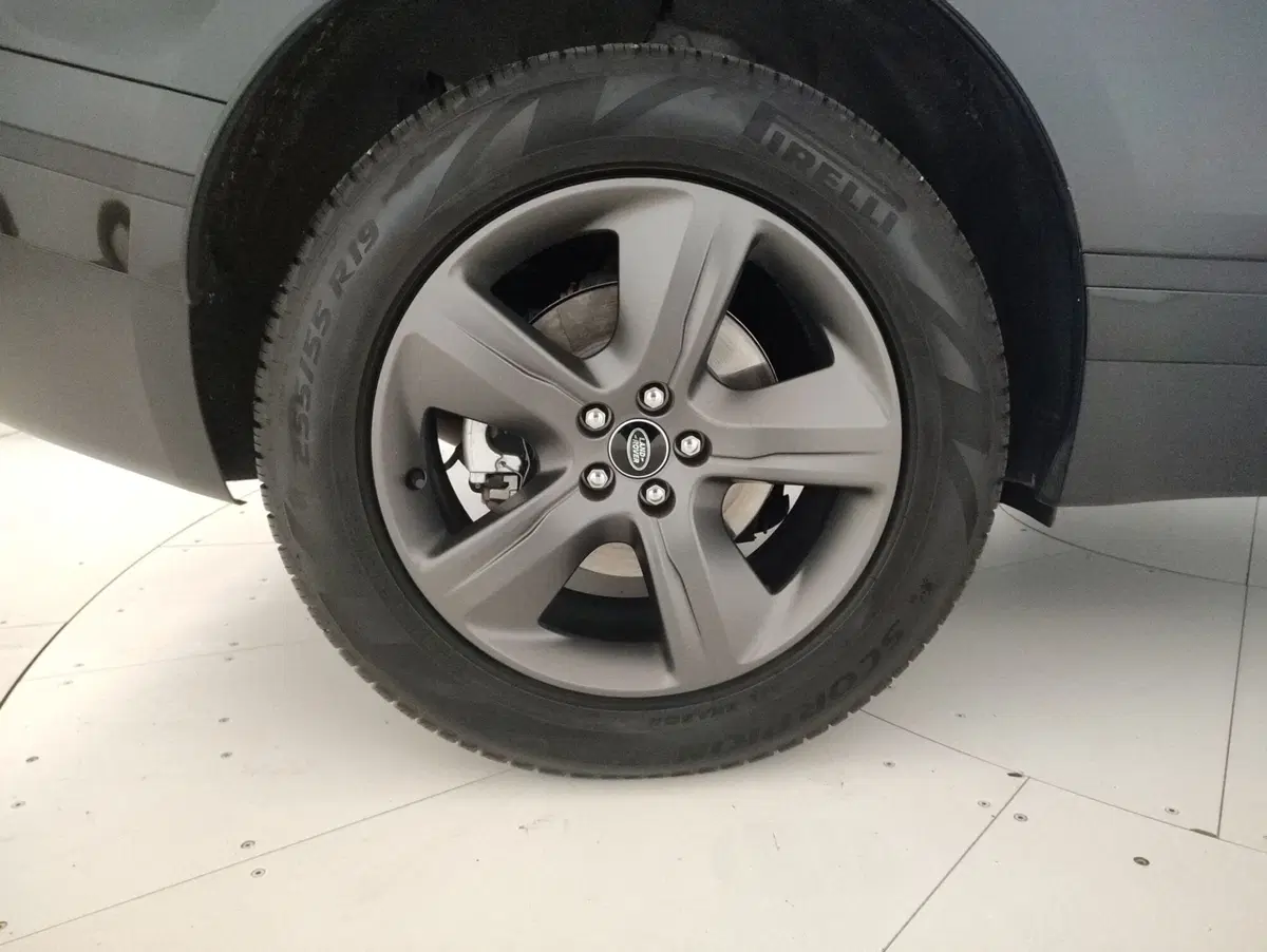 Land Rover Range Rover Velar usata a Alessandria (14)