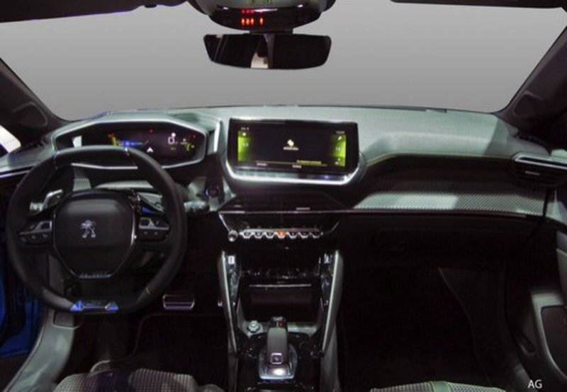 Peugeot 208 nuova a Caserta (18)