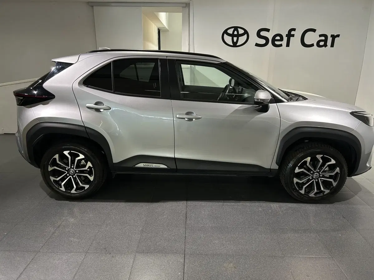 Toyota Yaris Cross usata a Milano (14)