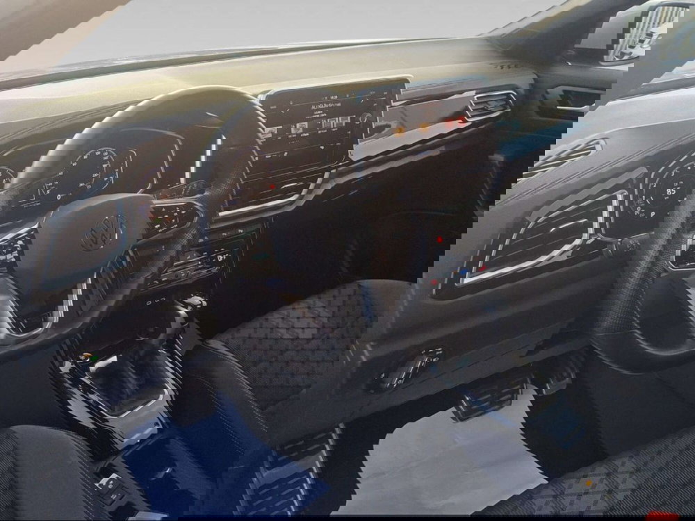 Volkswagen T-Roc usata a Livorno (13)