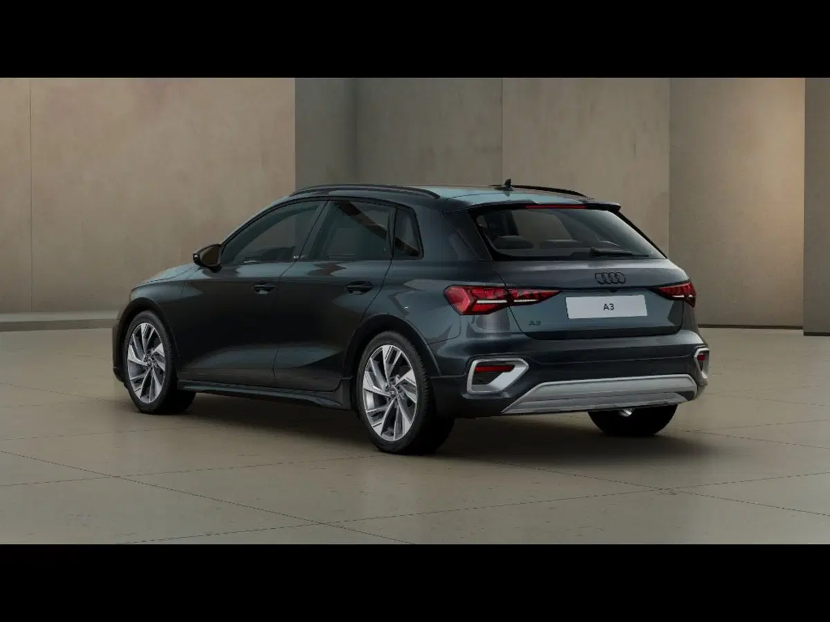 Audi A3 allstreet nuova a Pisa (3)