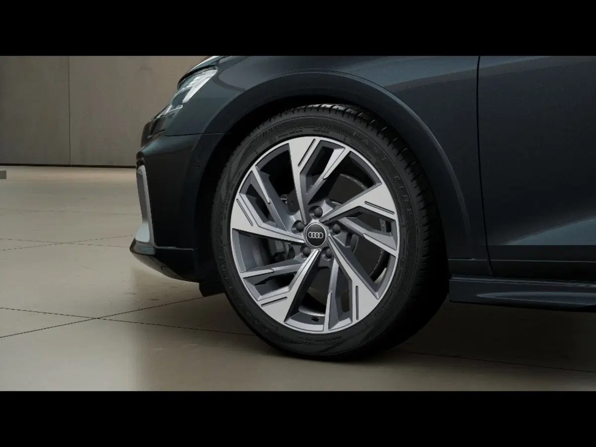 Audi A3 allstreet nuova a Pisa (6)