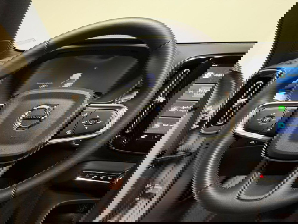 Volvo XC40 usata a Como (10)