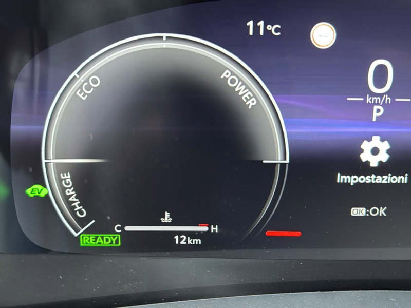 Toyota Toyota C-HR nuova a Ferrara (15)