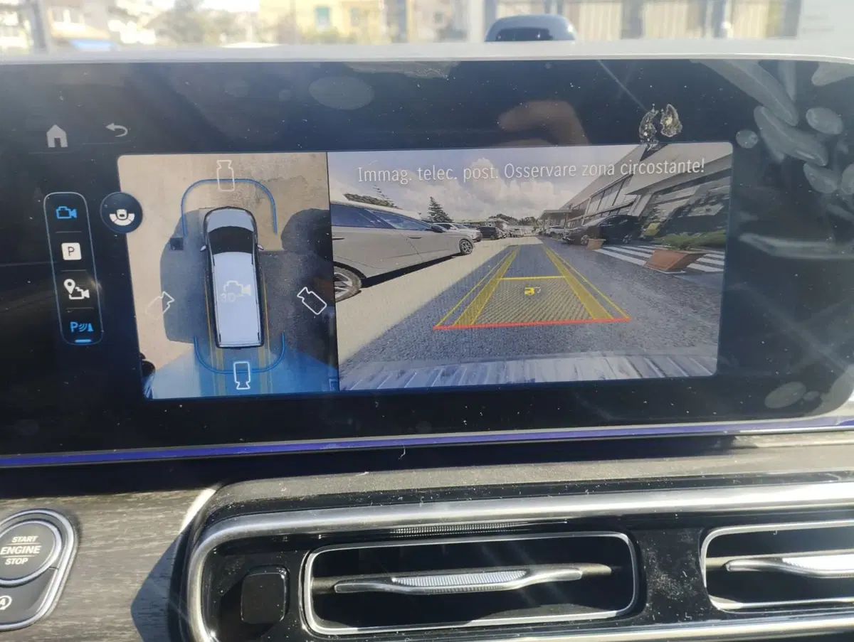 Mercedes-Benz Classe V nuova a Pescara (13)