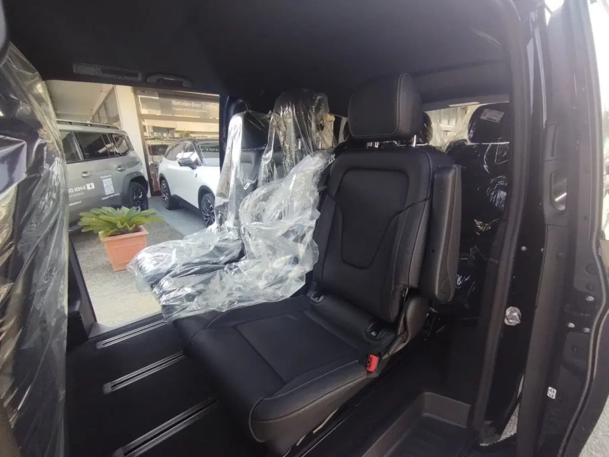Mercedes-Benz Classe V nuova a Pescara (18)