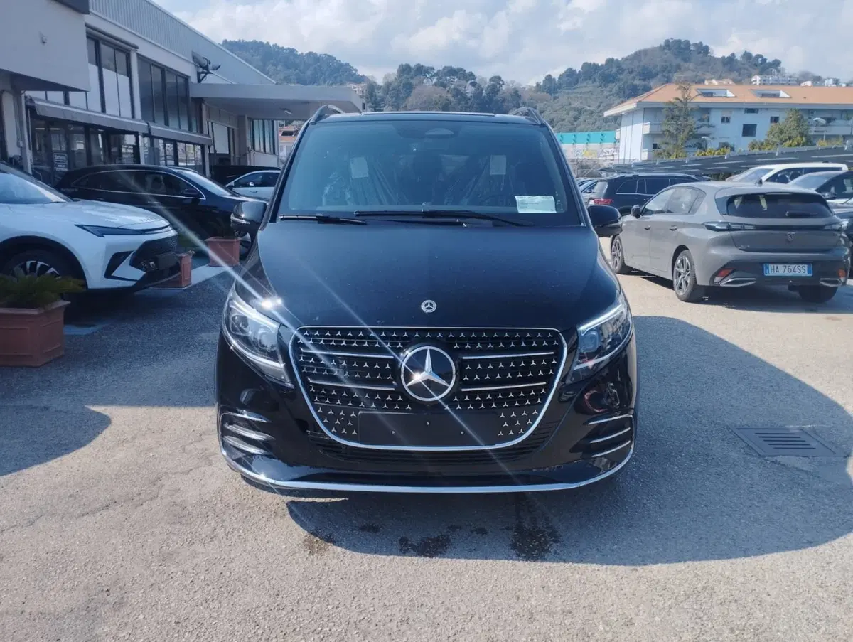 Mercedes-Benz Classe V nuova a Pescara (2)