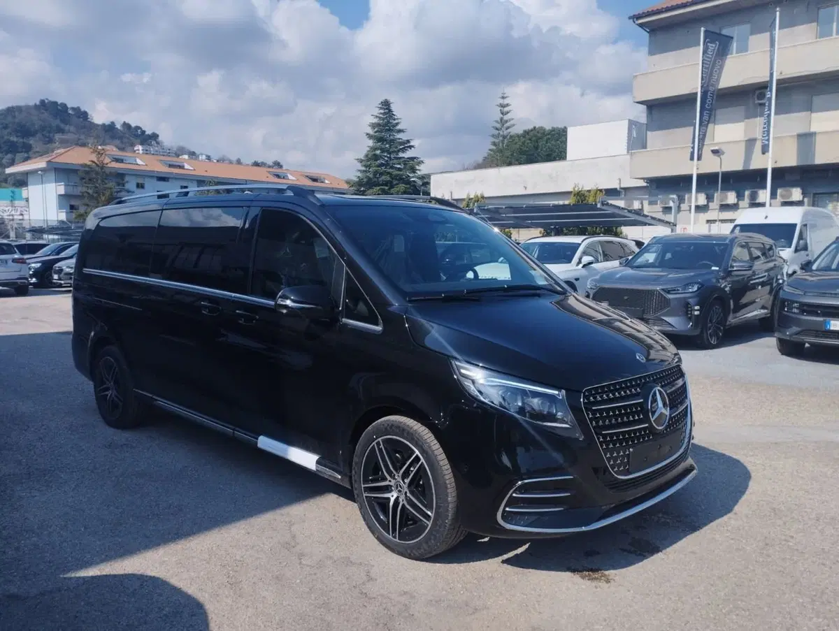 Mercedes-Benz Classe V nuova a Pescara (3)