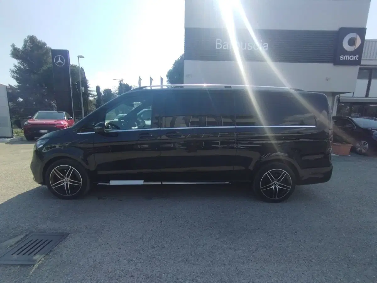 Mercedes-Benz Classe V nuova a Pescara (9)