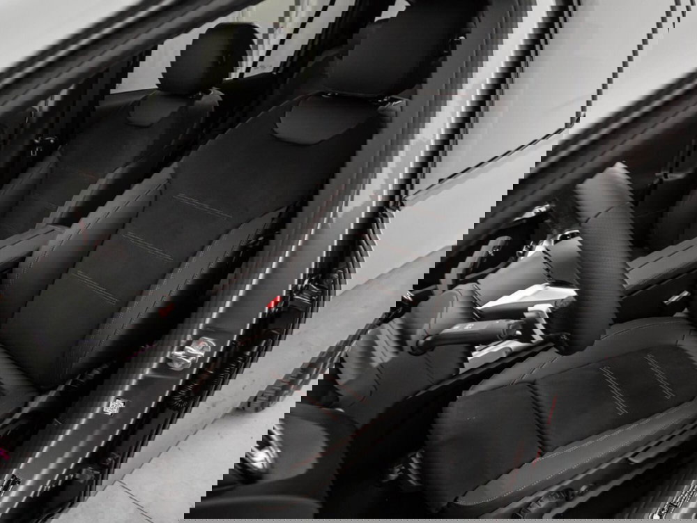 Mercedes-Benz EQB nuova a Macerata (10)