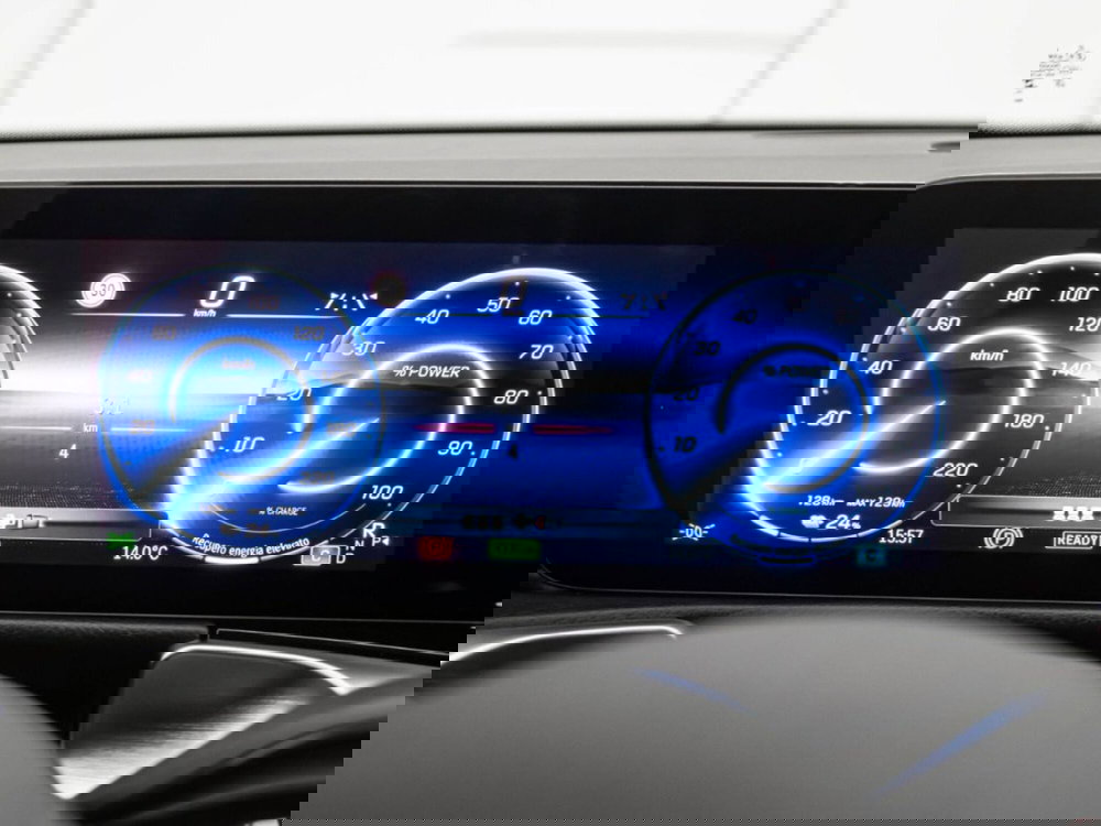 Mercedes-Benz EQB nuova a Macerata (14)