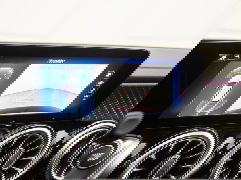 Mercedes-Benz EQB nuova a Macerata (15)