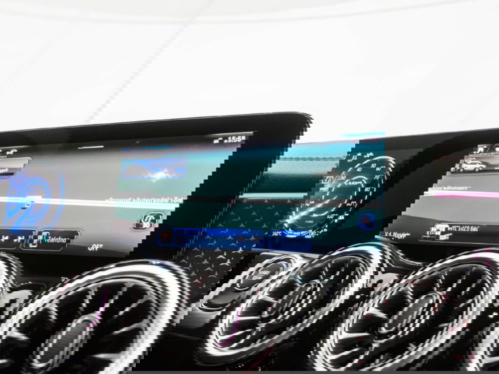 Mercedes-Benz EQB nuova a Macerata (17)