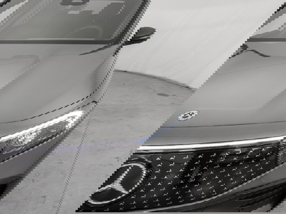 Mercedes-Benz EQB nuova a Macerata (2)