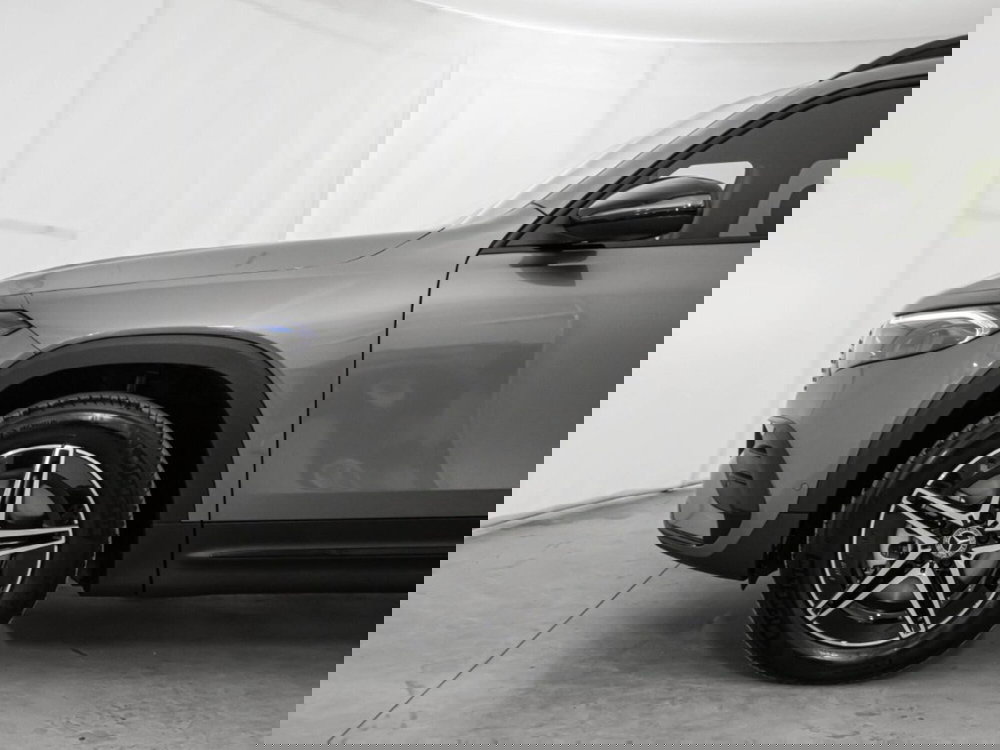 Mercedes-Benz EQB nuova a Macerata (4)