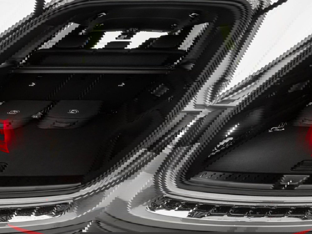 Mercedes-Benz EQB nuova a Macerata (8)