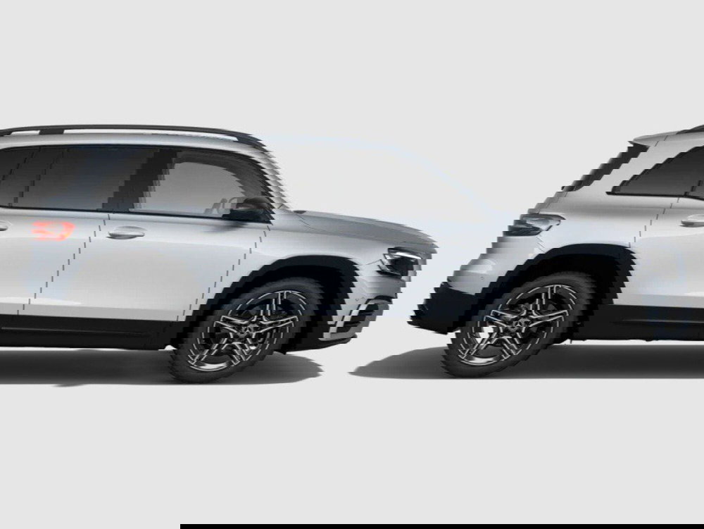 Mercedes-Benz GLB nuova a Macerata (6)