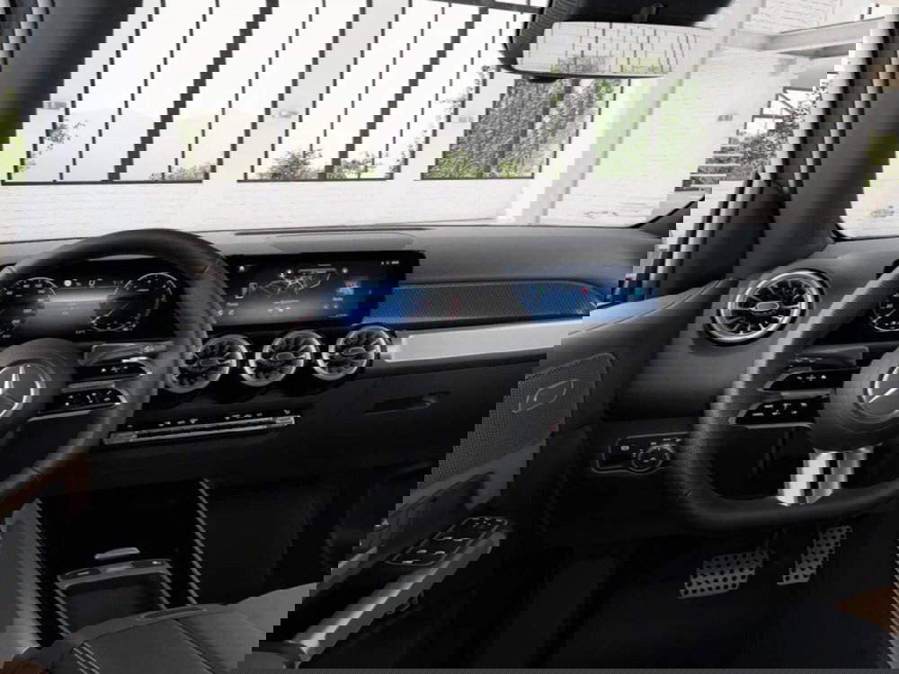 Mercedes-Benz GLB nuova a Macerata (9)