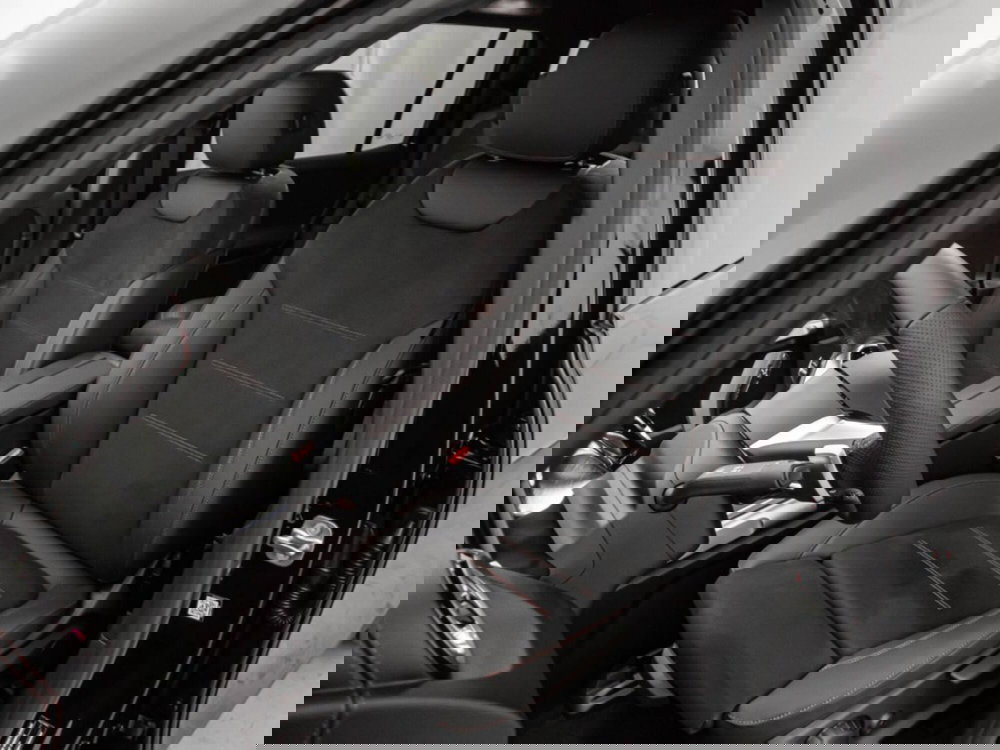 Mercedes-Benz EQB nuova a Macerata (10)