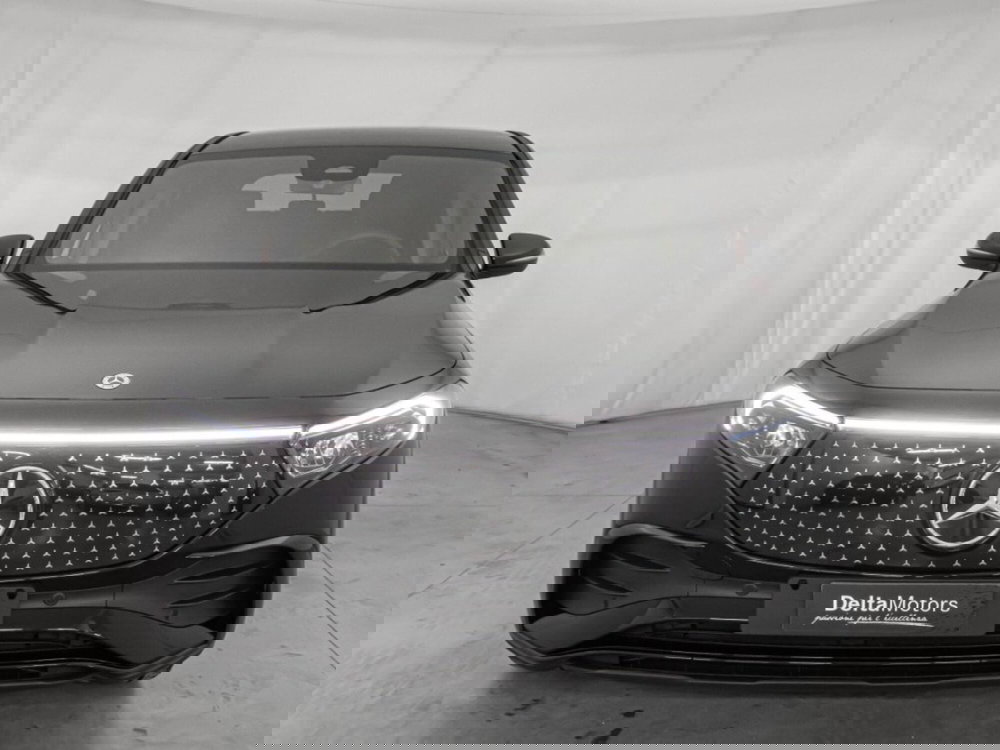 Mercedes-Benz EQB nuova a Macerata (3)