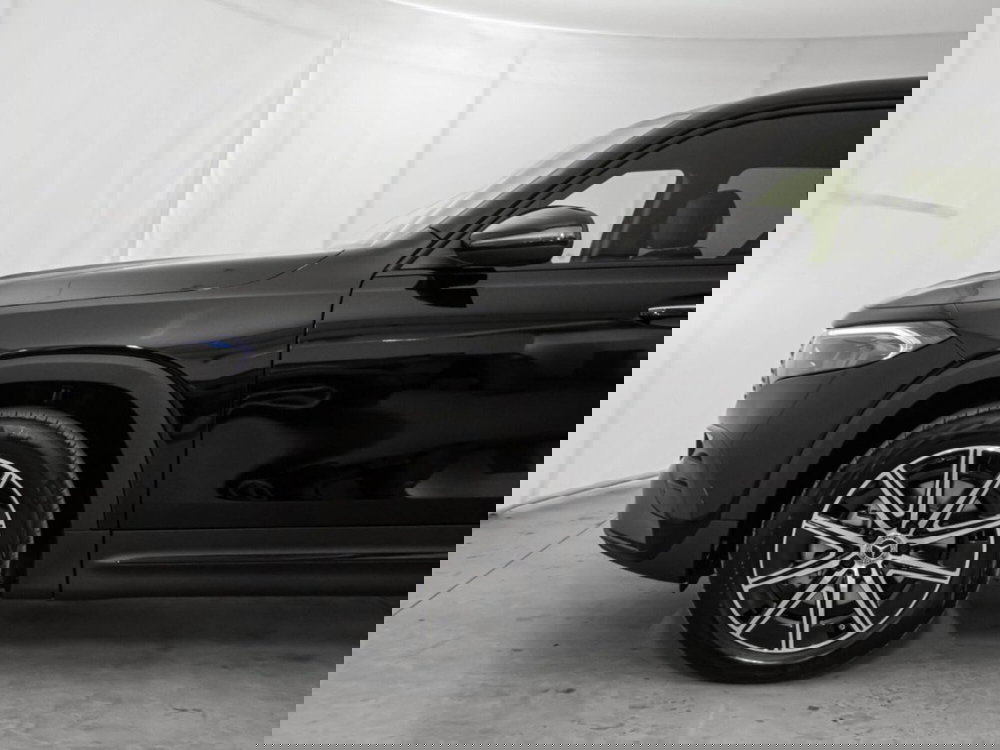 Mercedes-Benz EQB nuova a Macerata (4)