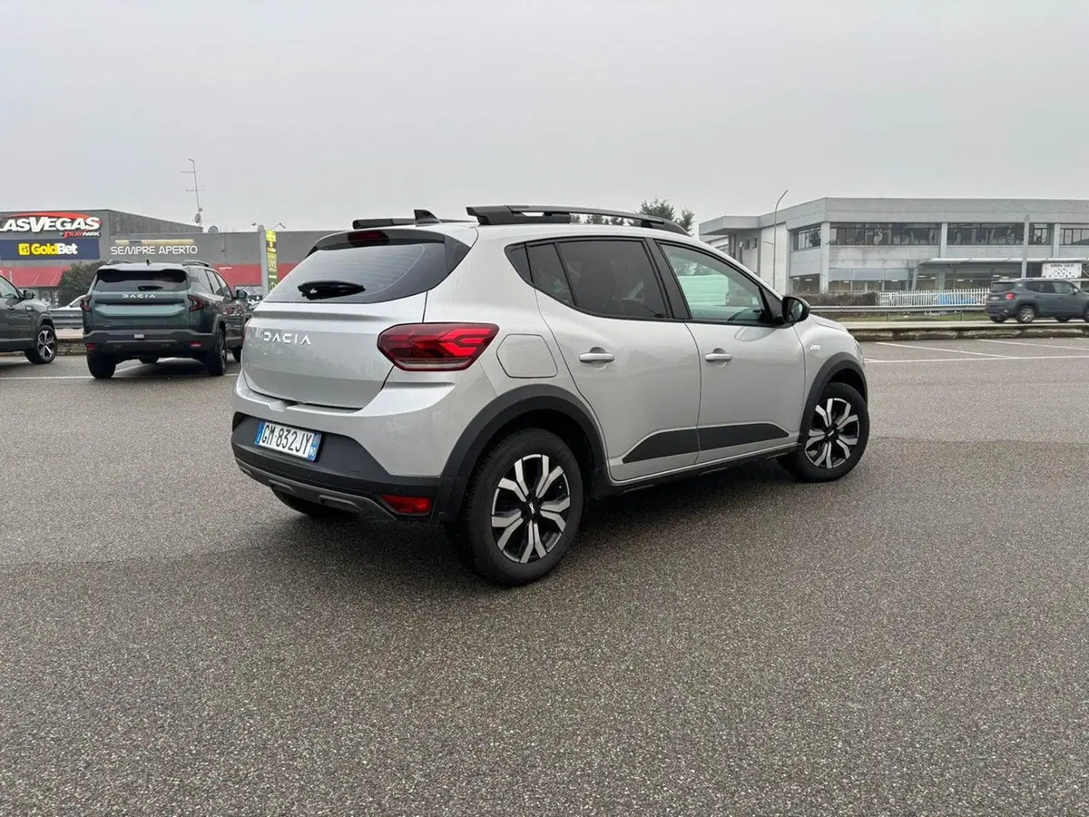 Dacia Sandero usata a Vercelli (11)