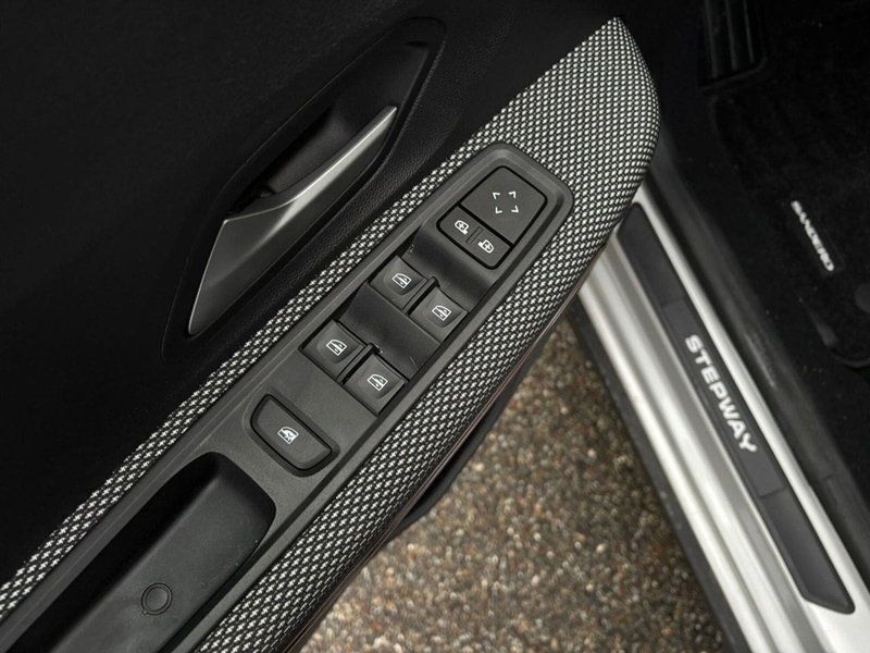 Dacia Sandero usata a Vercelli (8)