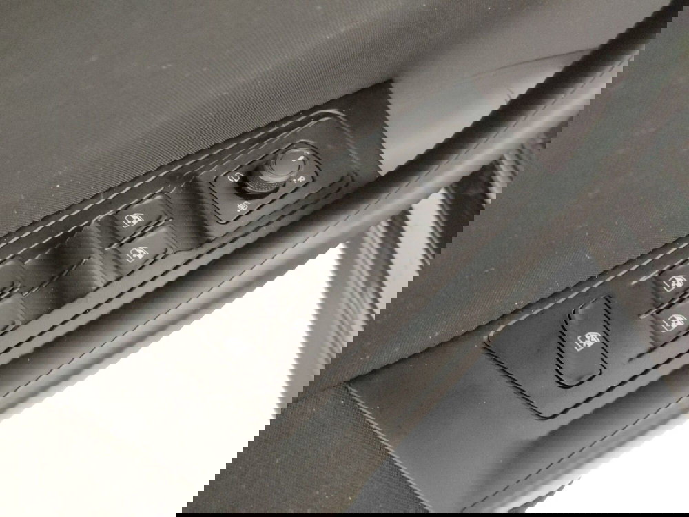 Volkswagen T-Roc usata a Napoli (16)