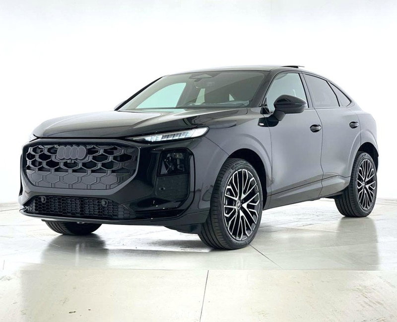 Audi Q3 Sportback nuova a Perugia