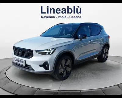 Volvo XC40 2.0 b3 Ultra Black Edition auto nuova a Ravenna