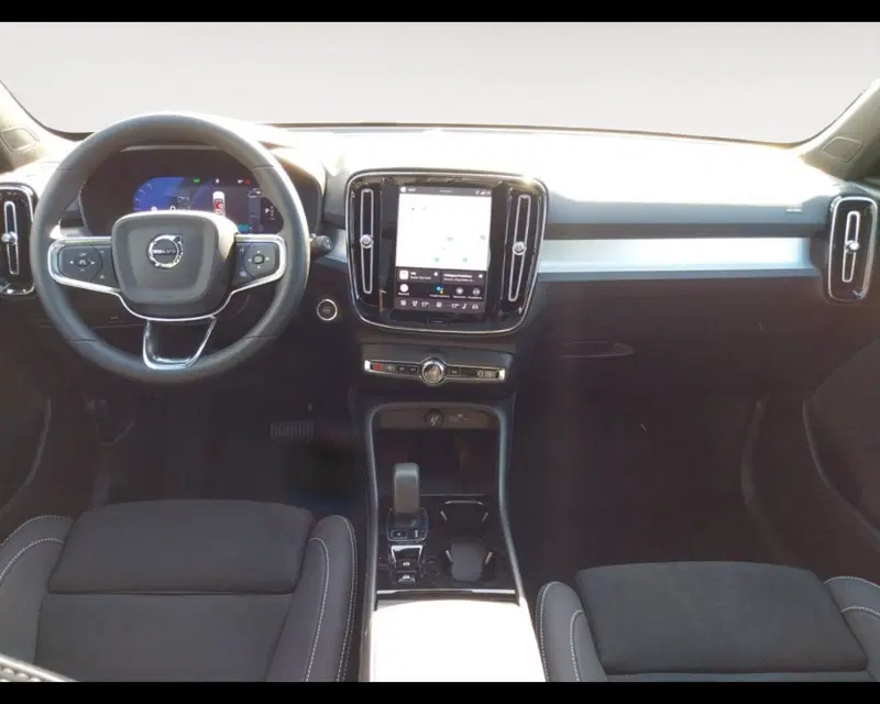 Volvo XC40 nuova a Ravenna (11)