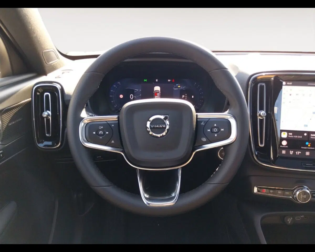 Volvo XC40 nuova a Ravenna (13)