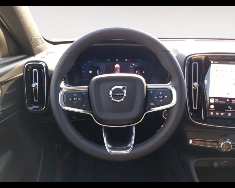 Volvo XC40 nuova a Ravenna (13)