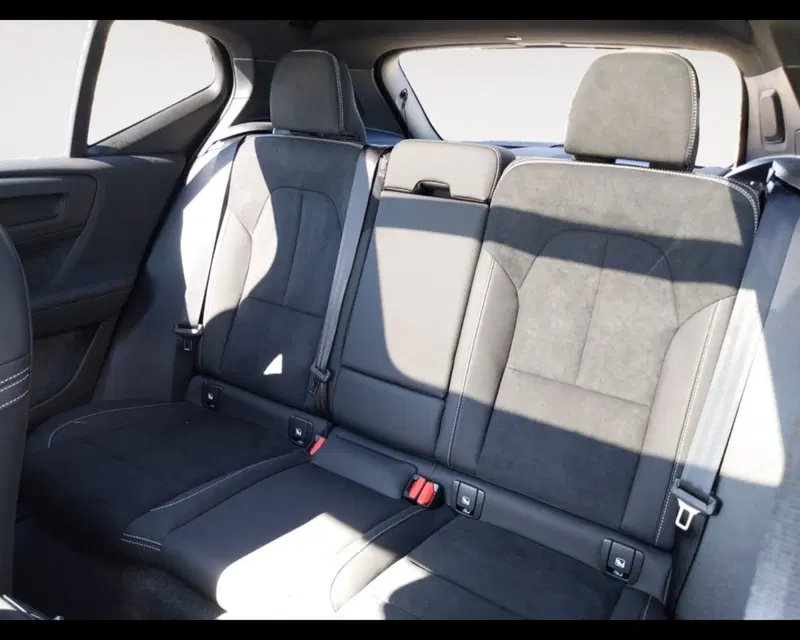 Volvo XC40 nuova a Ravenna (15)