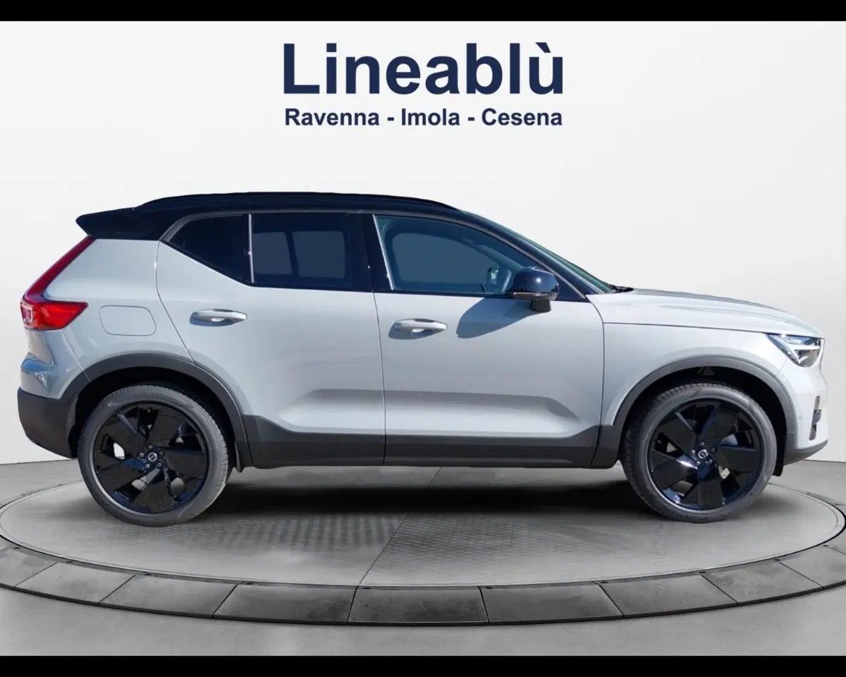 Volvo XC40 nuova a Ravenna (6)