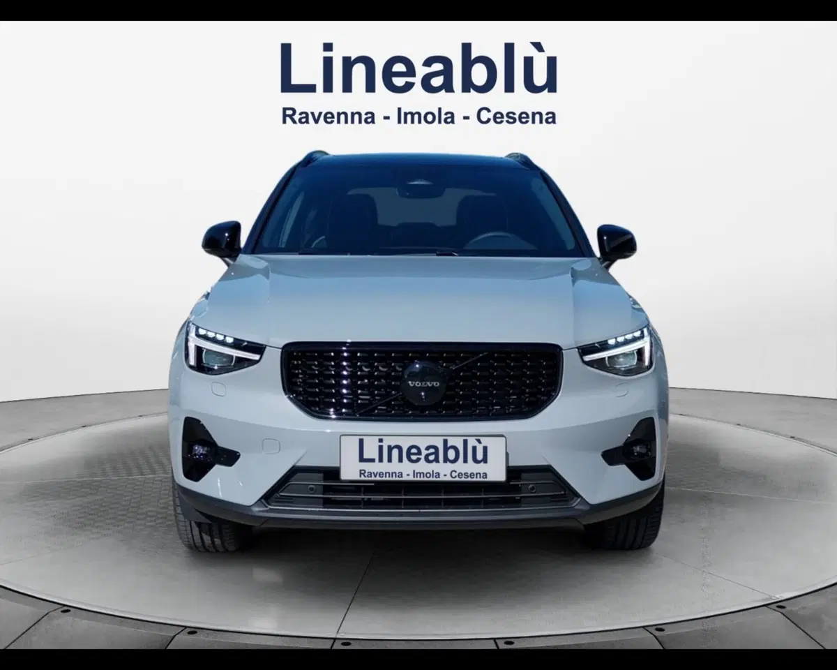 Volvo XC40 nuova a Ravenna (8)