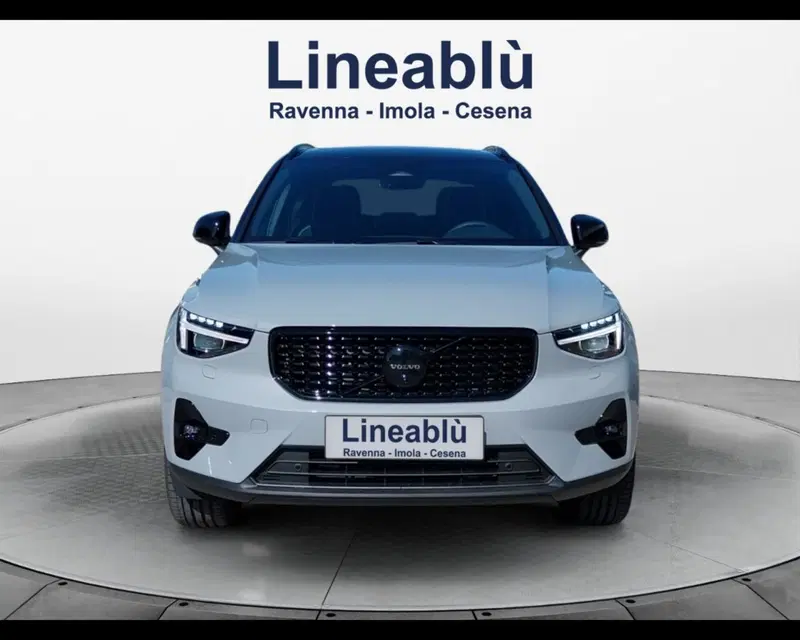 Volvo XC40 nuova a Ravenna (8)