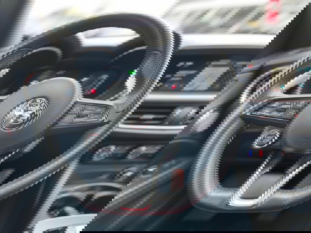 Alfa Romeo Stelvio usata a Ancona (11)