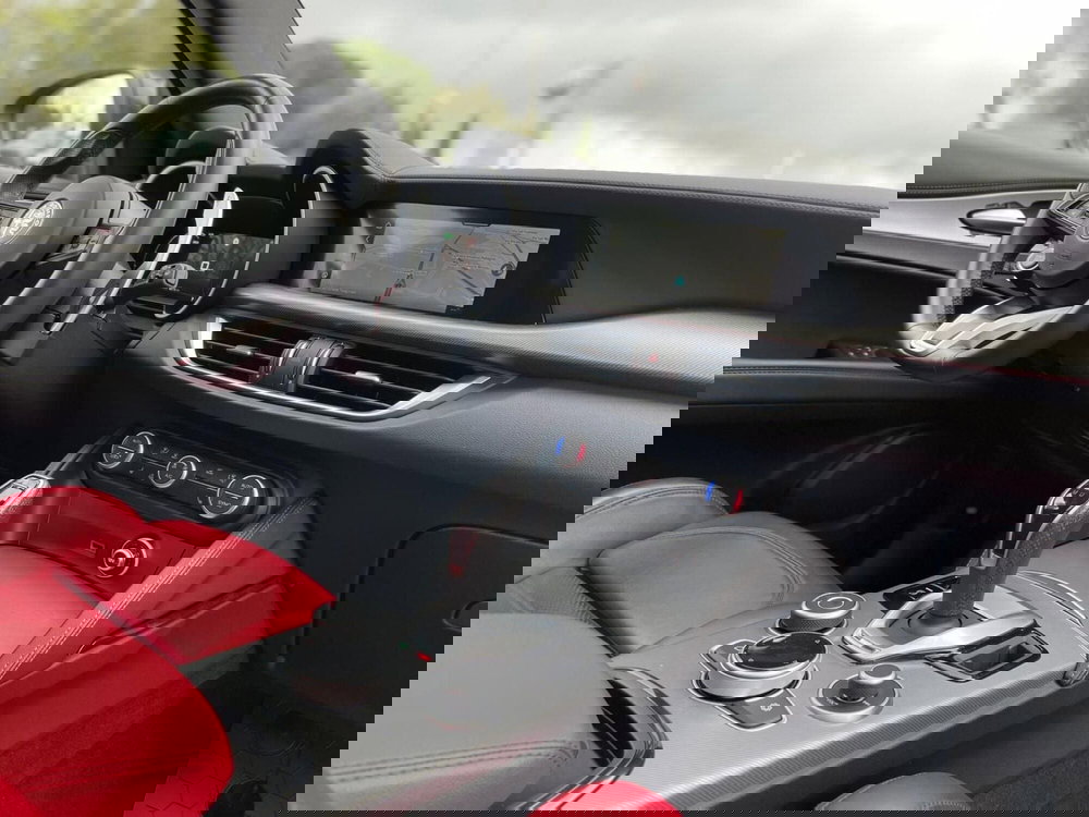 Alfa Romeo Stelvio usata a Ancona (14)
